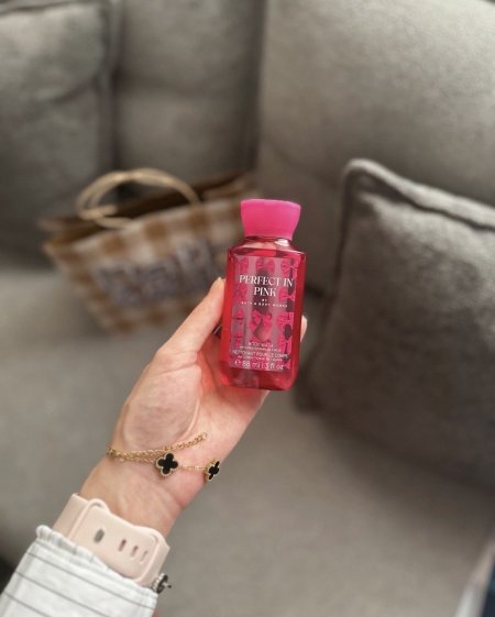 شاور جل perfect in pink