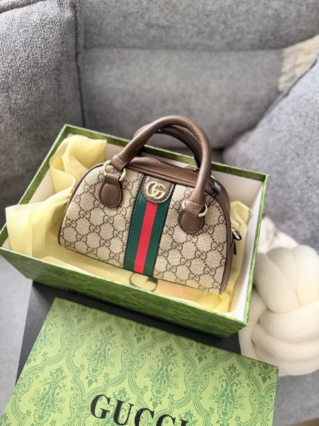 شنتة GUCCI